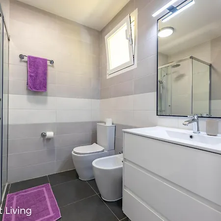 Palm Garden Ocean View 公寓